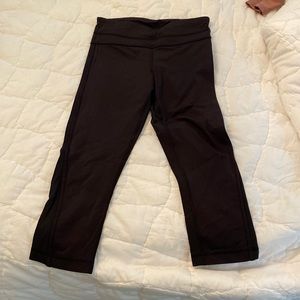 Lululemon black crop pant